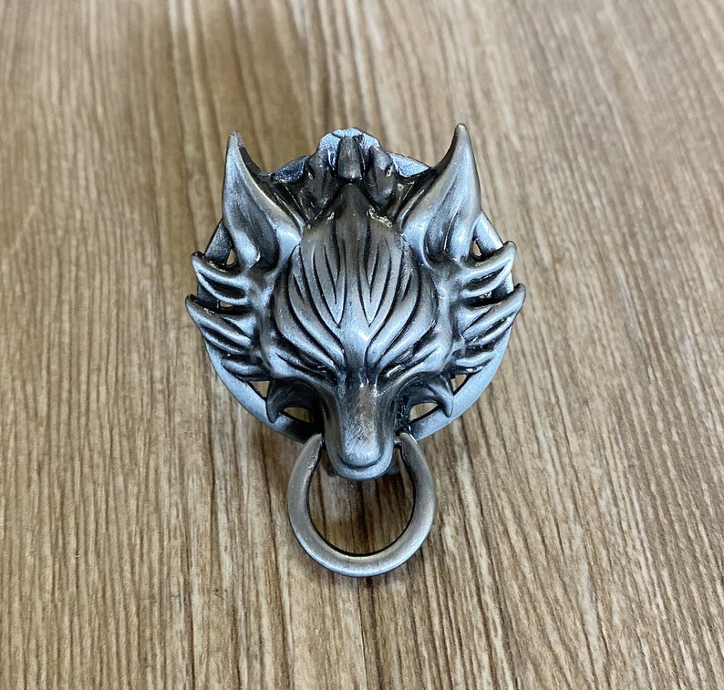 Retro Silver Wolf drawer knobs / Wolf cabinet / Gothic Home Decor / Animal Shaped drawer knobs / Furniture Hardware,Z-473 image 2