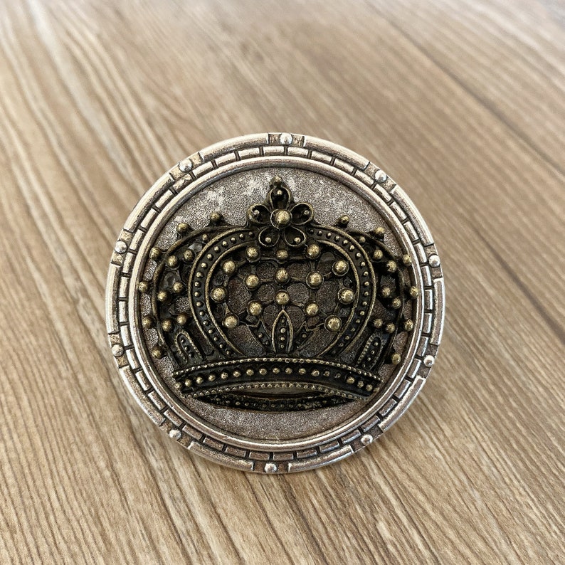 Perillas de cajón de la corona de latón / Gabinete de la | Etsy