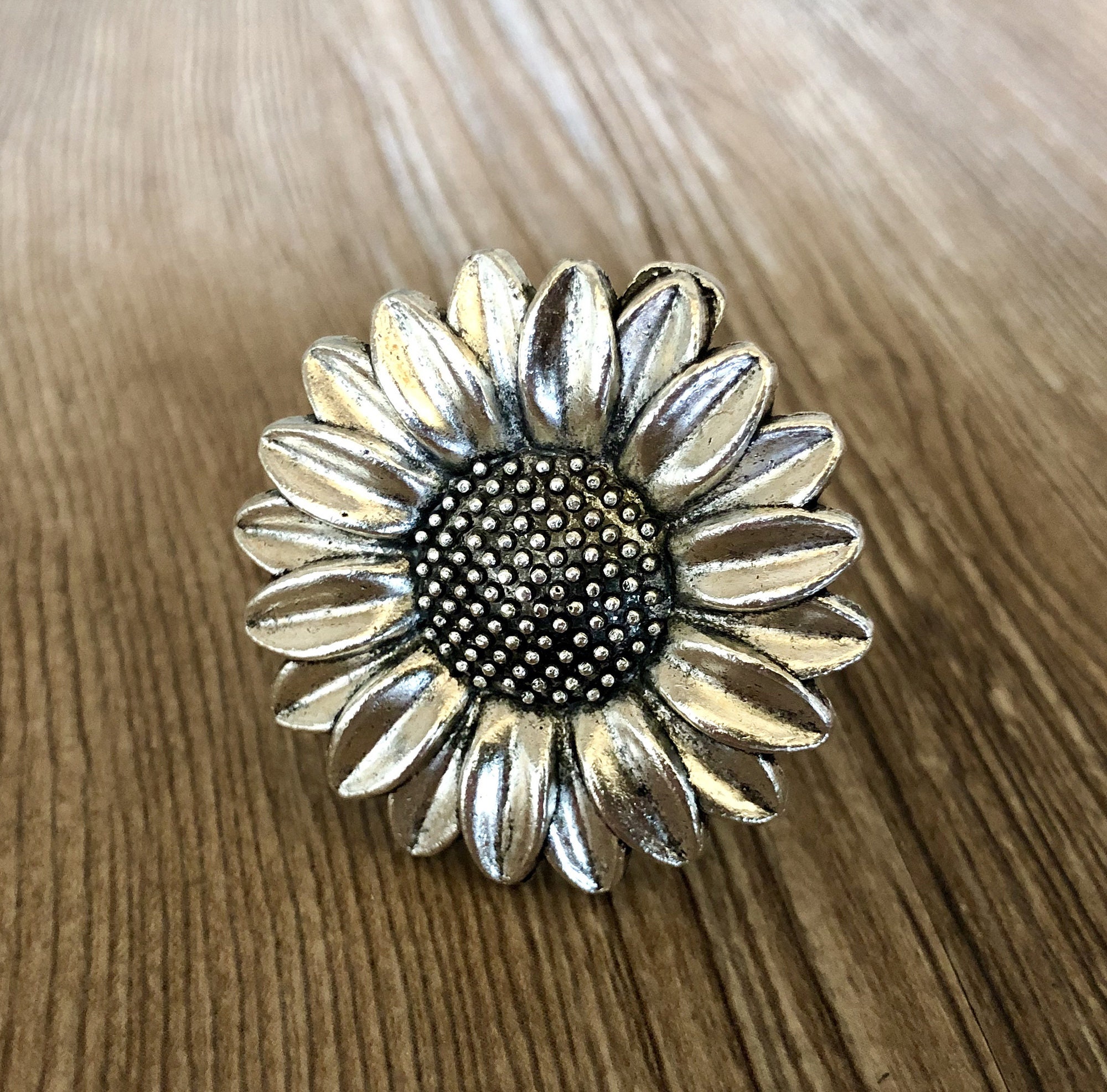 Retro Flower Drawer Knobs / Flower / Gothic Home Decor Etsy