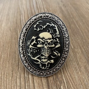 Gothic Skull drawer knobs / Skull cabinet / Gothic Home Decor / Relief  Shaped drawer knobs / Furniture Hardware,Z-448