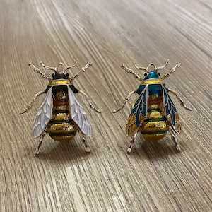 Enamel Bees Gather Honey drawer knobs / Bees Gather Honey cabinet / Gothic Home Decor / Furniture Hardware,Z-453