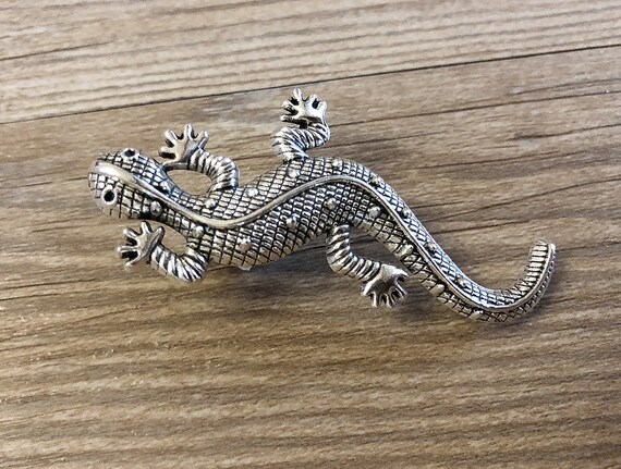 Lizard Drawer Knobs / Lizard Cabinet / Gothic Home Decor / Animal