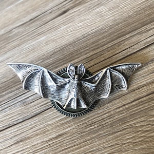 Silver Bat drawer knobs / bat cabinet / Gothic Home Decor / Animal Shaped drawer knobs / Furniture Hardware,Z-116