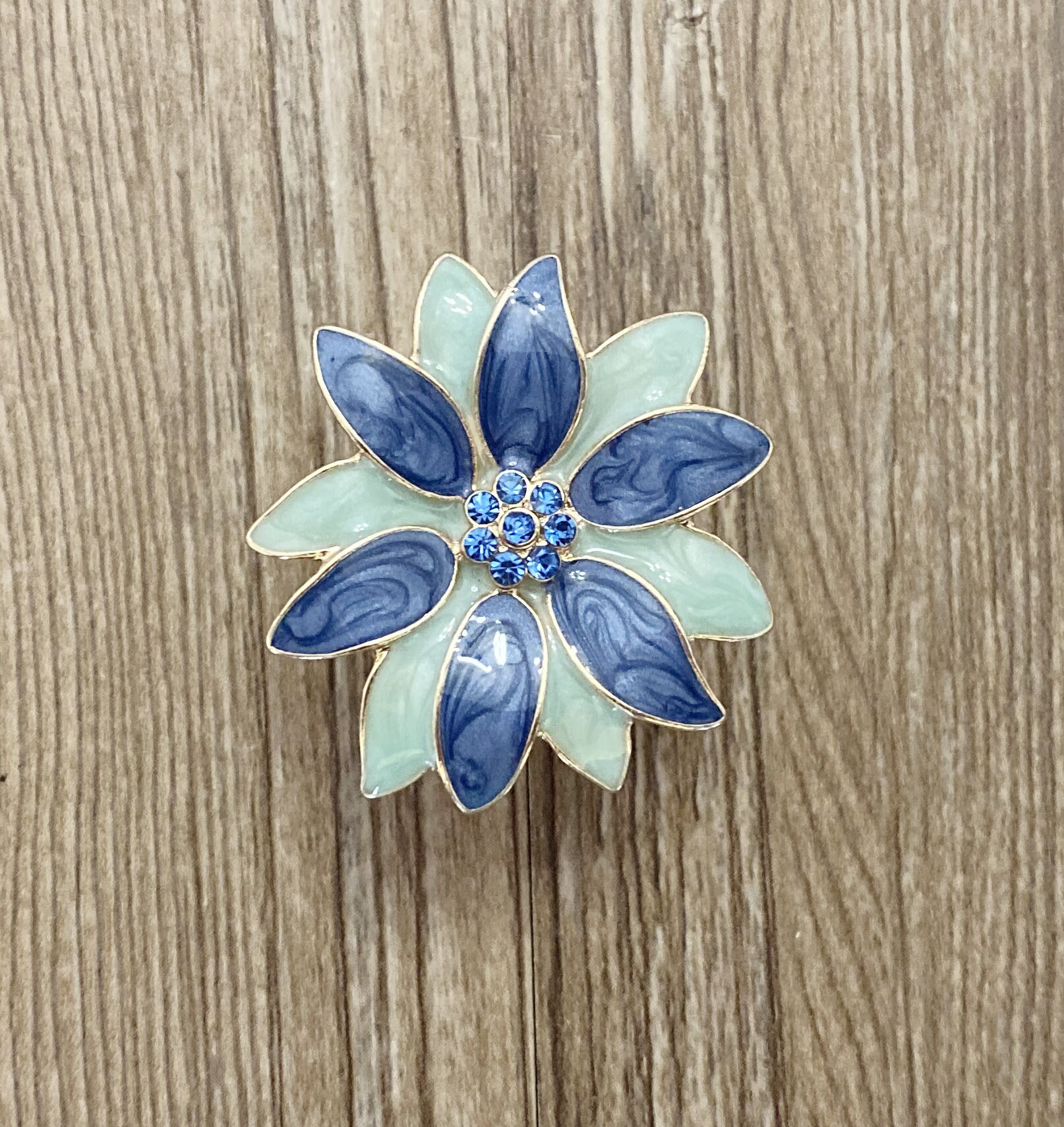 Enamel Daisy Gather Honey drawer knobs / Daisy / Etsy