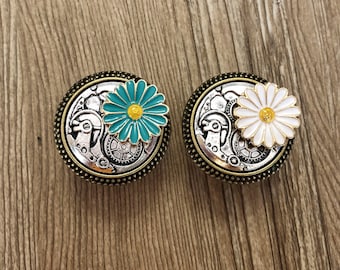 Silver Gear Daisy drawer knobs / Gear Daisy Cabinet / Gothic Home Decor / Animal Shaped drawer knobs / Furniture Hardware,Z-332