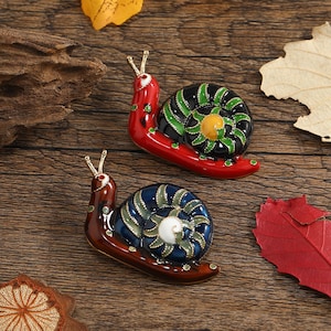 Enamel Snail drawer knobs / Snail cabinet / Gothic Home Decor / Furniture Hardware,Z-958