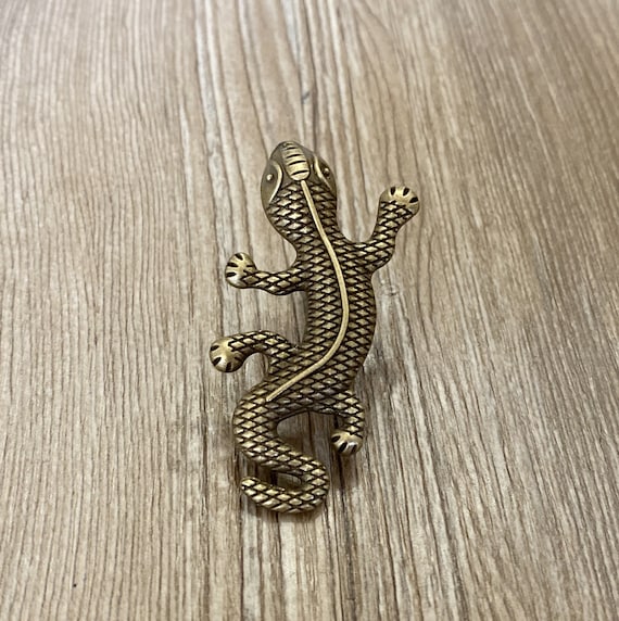 Gecko drawer knobs / Gecko cabinet / Gothic Home Decor / | Etsy