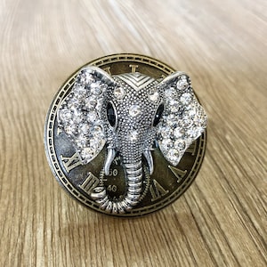 Elephant drawer knobs / Elephant Cabinet / Gothic Home Decor / Animal Shaped drawer knobs / Furniture Hardware / Safari Decor, Z-338