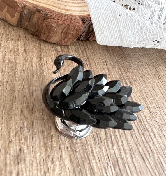 Black Swan drawer knobs / Black Crystal Retro Cabinet / Resin Home Decor /  Resin patch drawer knobs / Furniture Hardware,Z-1151
