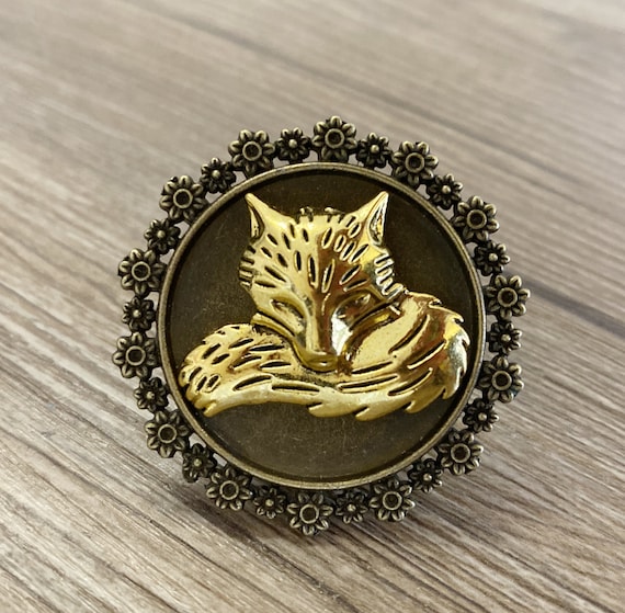 Fox Cupboard Old Gold Fox Drawer Knobs / Fox Cabinet / Gothic Home Decor / | Etsy