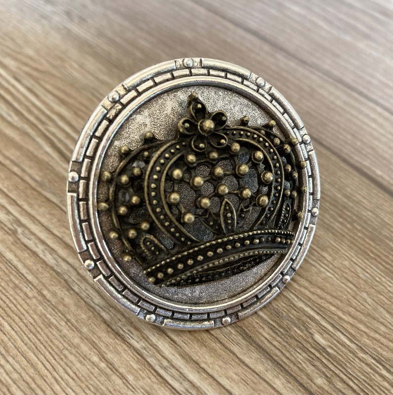 Perillas de cajón de la corona de latón / Gabinete de la | Etsy