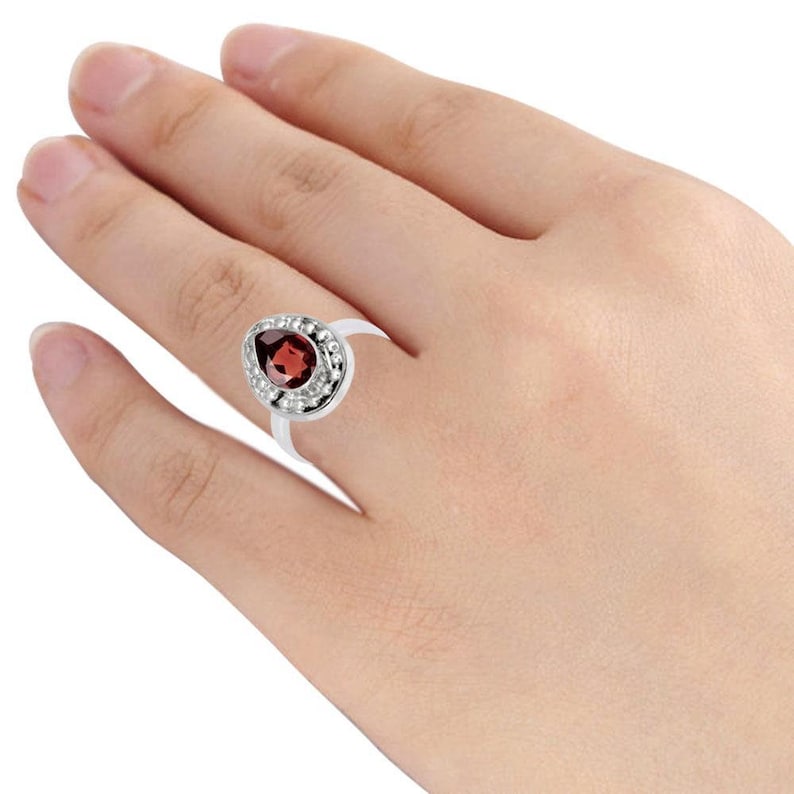Quality Jewelry 1.50 Carat Garnet White Gold Plated Fashion Ring New Design Handmade Red Ring Engagement Ring January Birthstone