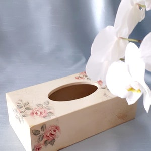 Caja de pañuelos rectangular de madera, soporte para pañuelos estilo floral, gran regalo para cualquier ocasión, decoración para un hogar elegante, efecto vintage "envejecido"