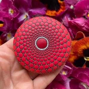 Handbemalter Mandala-Stein ( aus Keramik) - Meditationsstein - Handgemacht - Bemalter Stein - Dekorativ - Dot Art