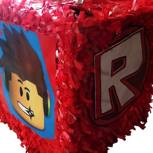 RoBlox Pinata BASH to break open Pinata