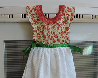 Strawberry Oven Door Towel Dress, Berries and Blossoms Kitchen Decor