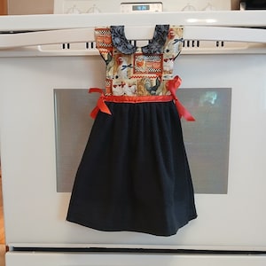 Vestido de toalla con asa para horno de pollo, colgador de puerta de horno Happy Hens, decoración de cocina rústica en negro y rojo, bonito regalo de inauguración de la casa para la anfitriona.