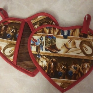Set of 2 Horse Heart Potholders, Horse Lovers Oven Mitts, Oven Gloves For Cowboy Kitchen, Cute Hostess Gift