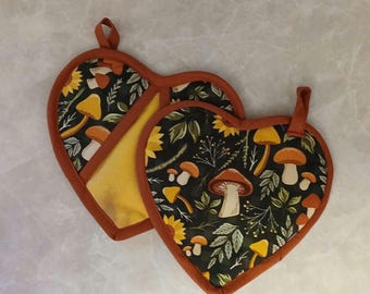 Set of Two Mushroom Sunflower Potholders, Heart-shaped Woodland Oven Mitts, Rust Yellow Forest Green Kitchen Decor, FALL Hostess Gift