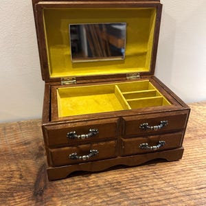 Wood Vintage Jewelry Box
