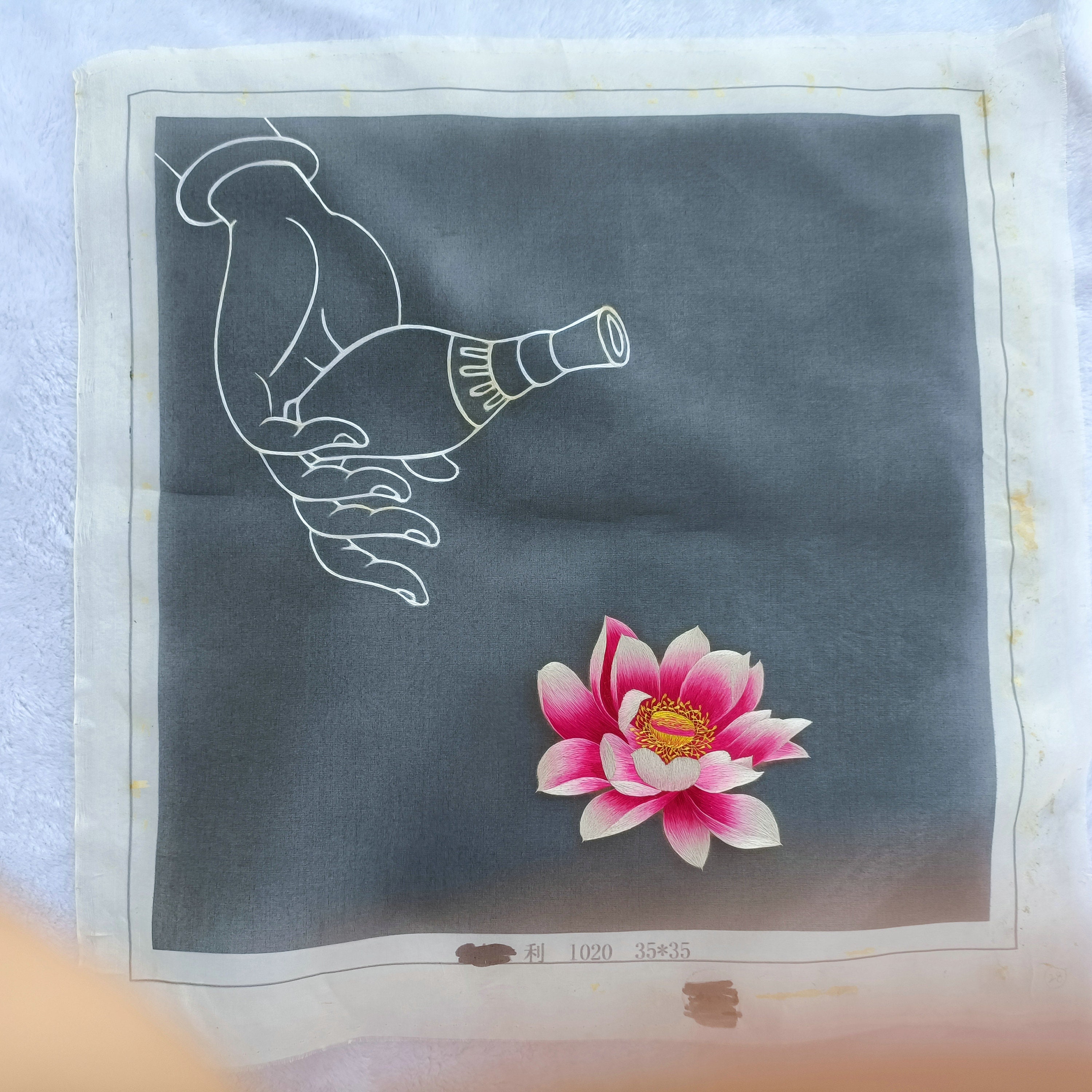 Hand and Lotus embroidery painting Home Decor Exquisite Chinese handmade silk painting wall decor Suzhou Embroidery SIZE 35 X 35 CM