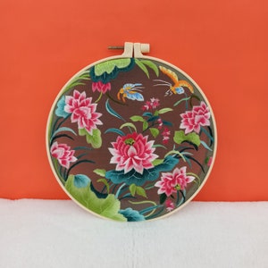 Vintage Stickmuster Fertig | Florale Seidenmalerei Kunst | doppelseitige Handstickerei Malerei | Gerahmte Wandbehang/Tischdekoration