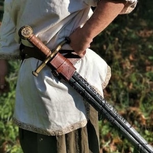 Fodero per spada con cintura per larp gioco di ruolo cuoio italiano prima scelta fodero portaspada armatura rievocazione storica guerriero