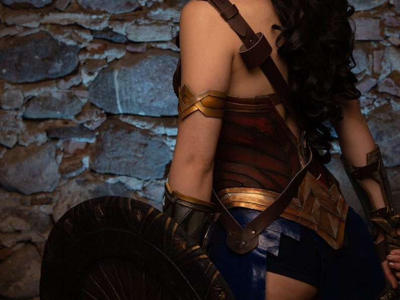 Wonder Woman corset cosplay costume dccomics mousse HD Convention de bande dessinée Gal Gadot pour elle armure de la Ligue des Justiciers taille personnalisée armure de haute qualité image 9