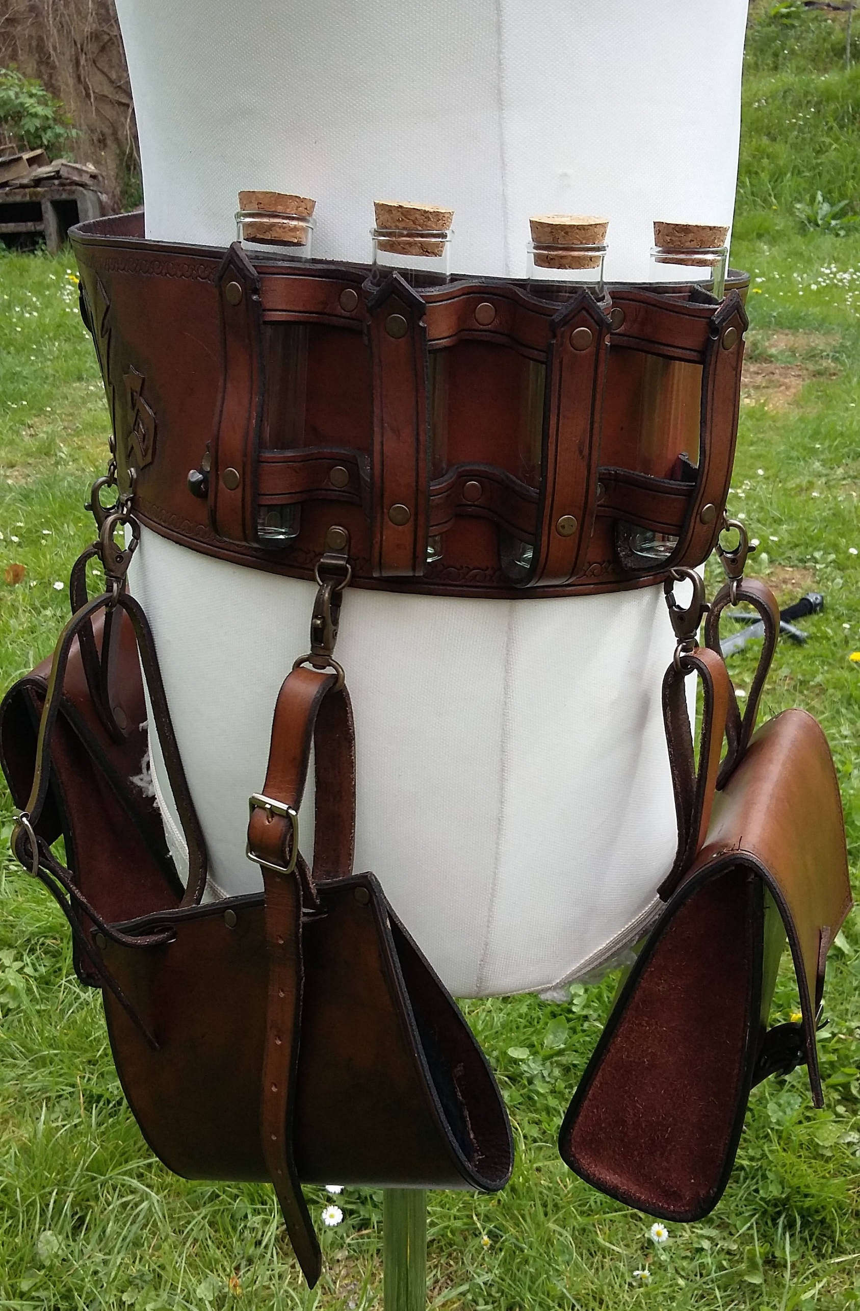 Alchemist's Leather Kit - Belt With Potion Holders + 2 Bags Alchemist's Leather Kit - Belt With Potion Holders + 2 Bags