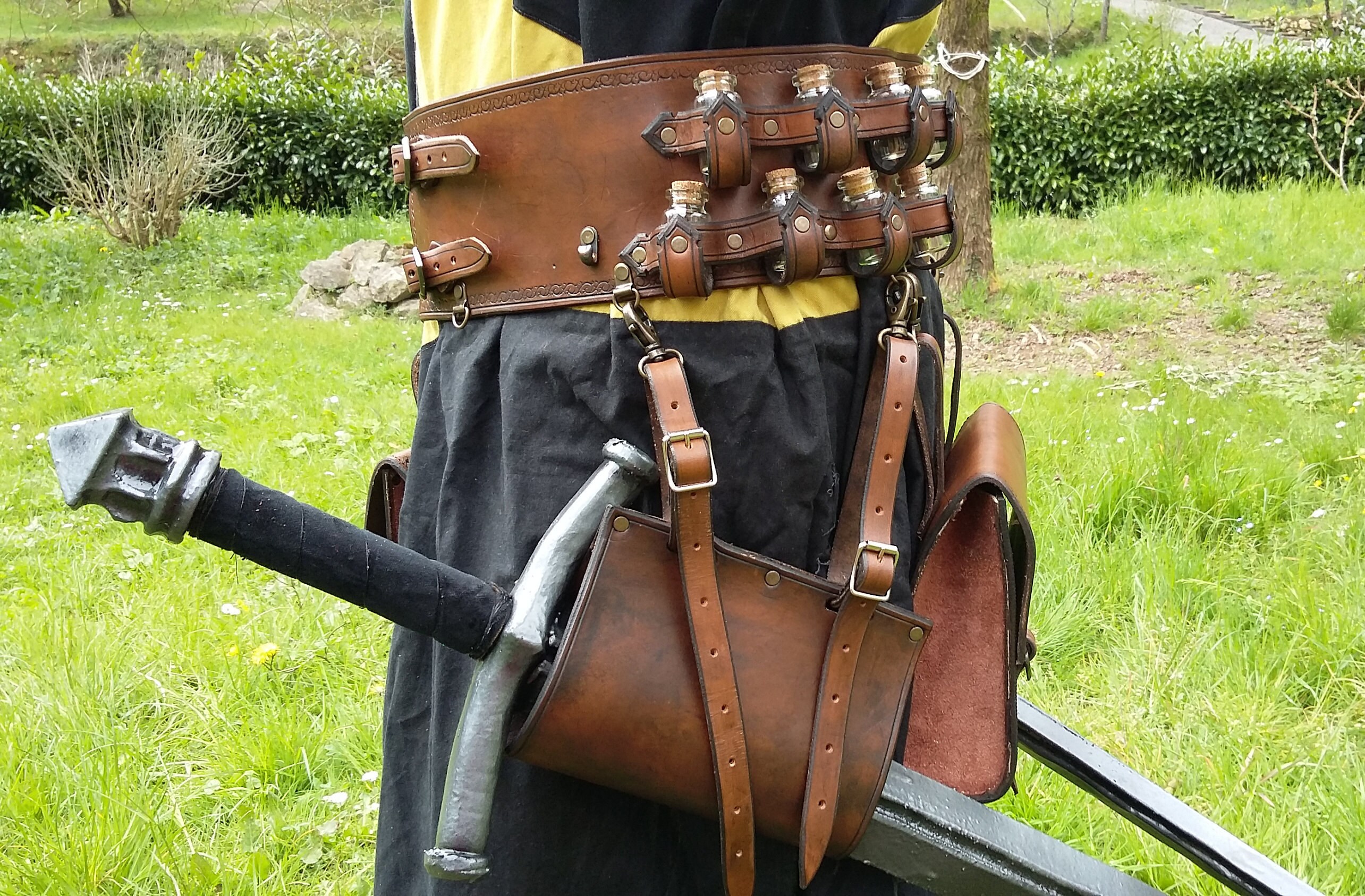 Alchemist's Leather Kit - Belt With Potion Holders + 2 Bags