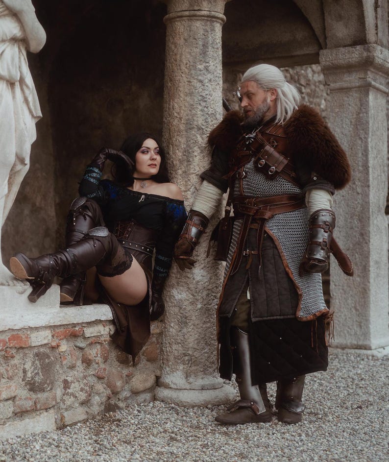 Handmade Leather Witcher Armor: Geralt of Rivia, Bear / Ursine School Armor Accessories Iron Greaves