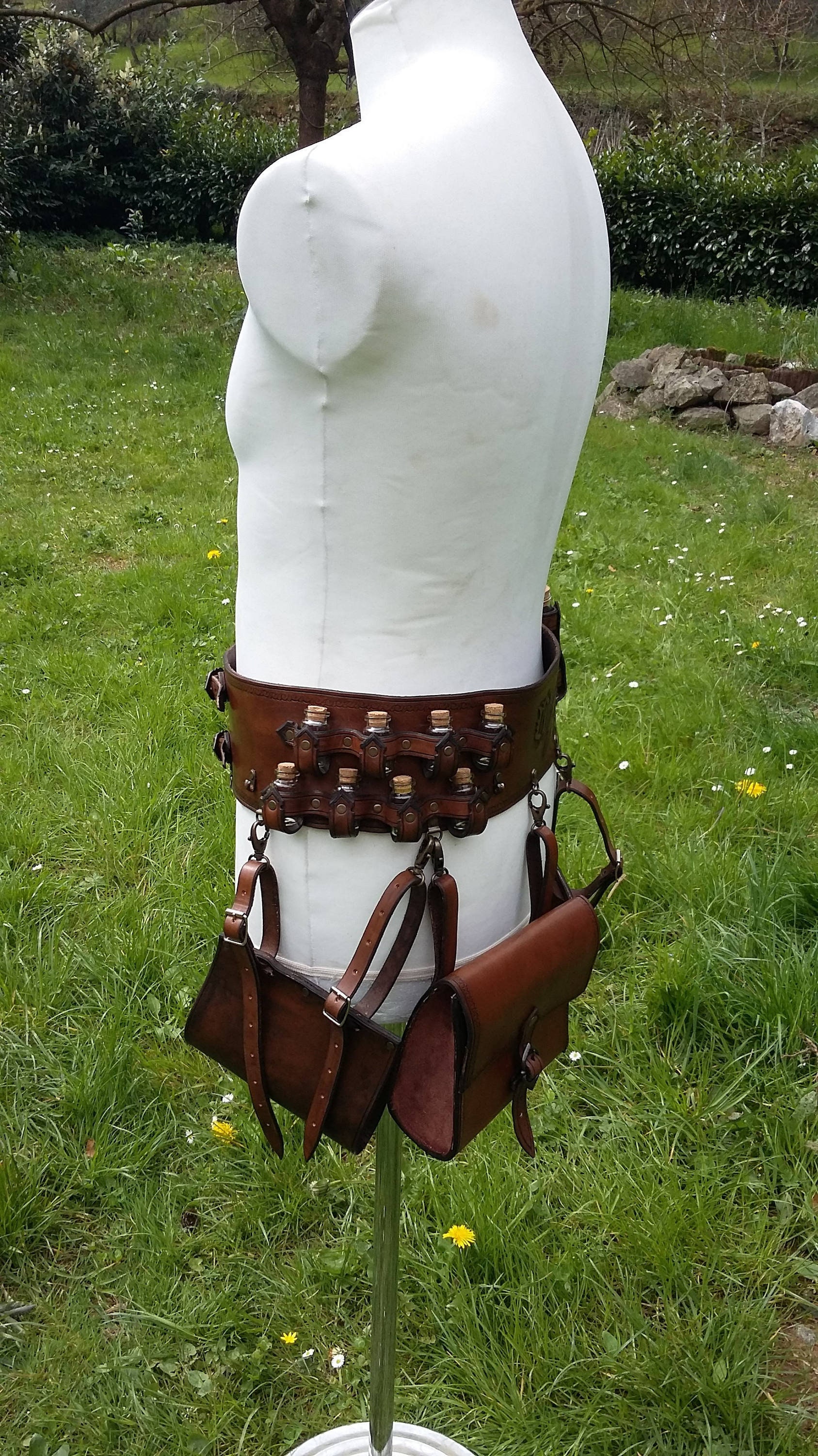 Alchemist's Leather Kit - Belt With Potion Holders + 2 Bags Alchemist's Leather Kit - Belt With Potion Holders + 2 Bags