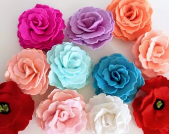 Blumenbrosche oder Haarspange aus Wollfilz