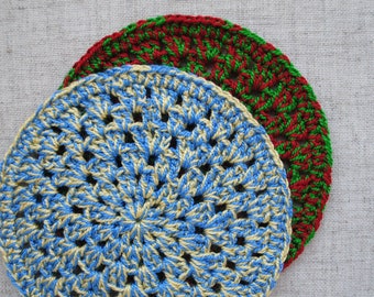 Round crochet coasters Two toned Chunky knitted coasters Blue yellow Boho table decor Holiday Red&Green melange Small Christmas gift hostess