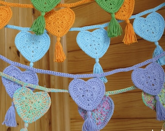 Crochet Heart Garland: Boho Farmhouse Wall Hanging with Tassels