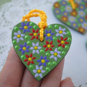 Wood Valentines Hanging dot ornaments Heart painted decor Dotted flowers ornament Floral hand painting Small Colored heart decoration Green