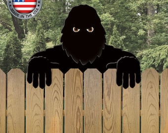 All-Weather Bigfoot Fence Peeker
