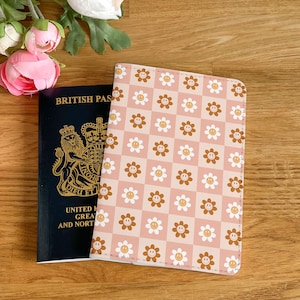 Capa de passaporte com design de flor retrô groovy - 70s 80s porta-cartões de couro PU para documentos - presente personalizado