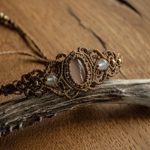 macrame rosquartz bracelet with quartz and brass beads / brown thread