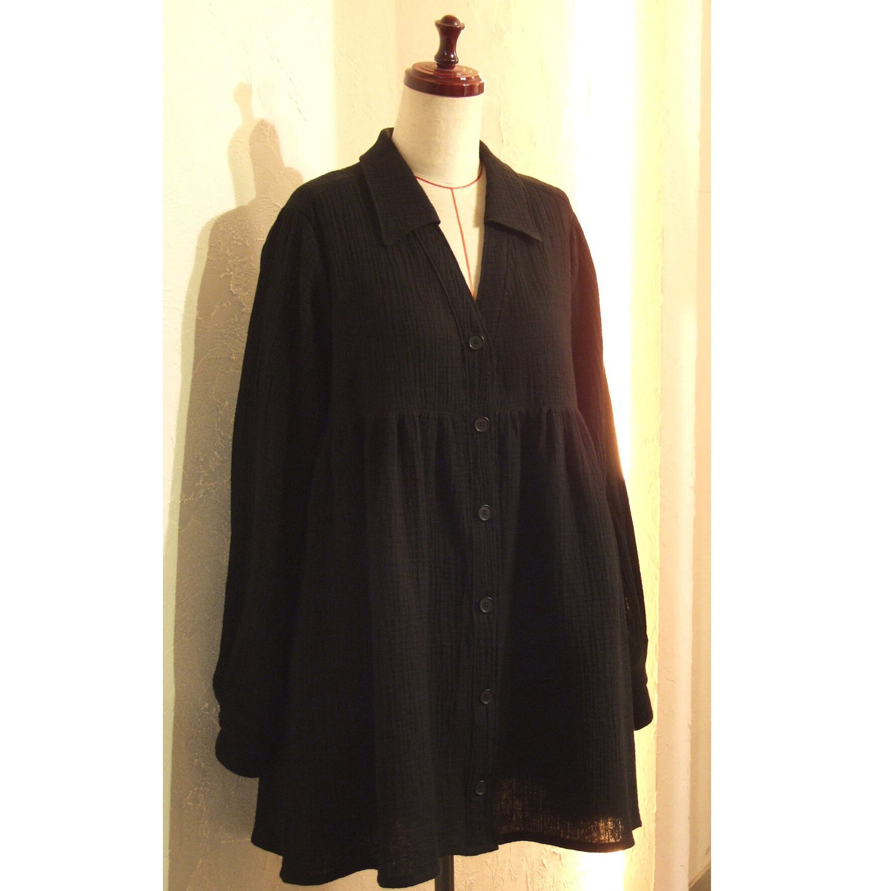 Black Cotton Crinkle Gauze Shirt V-neck 