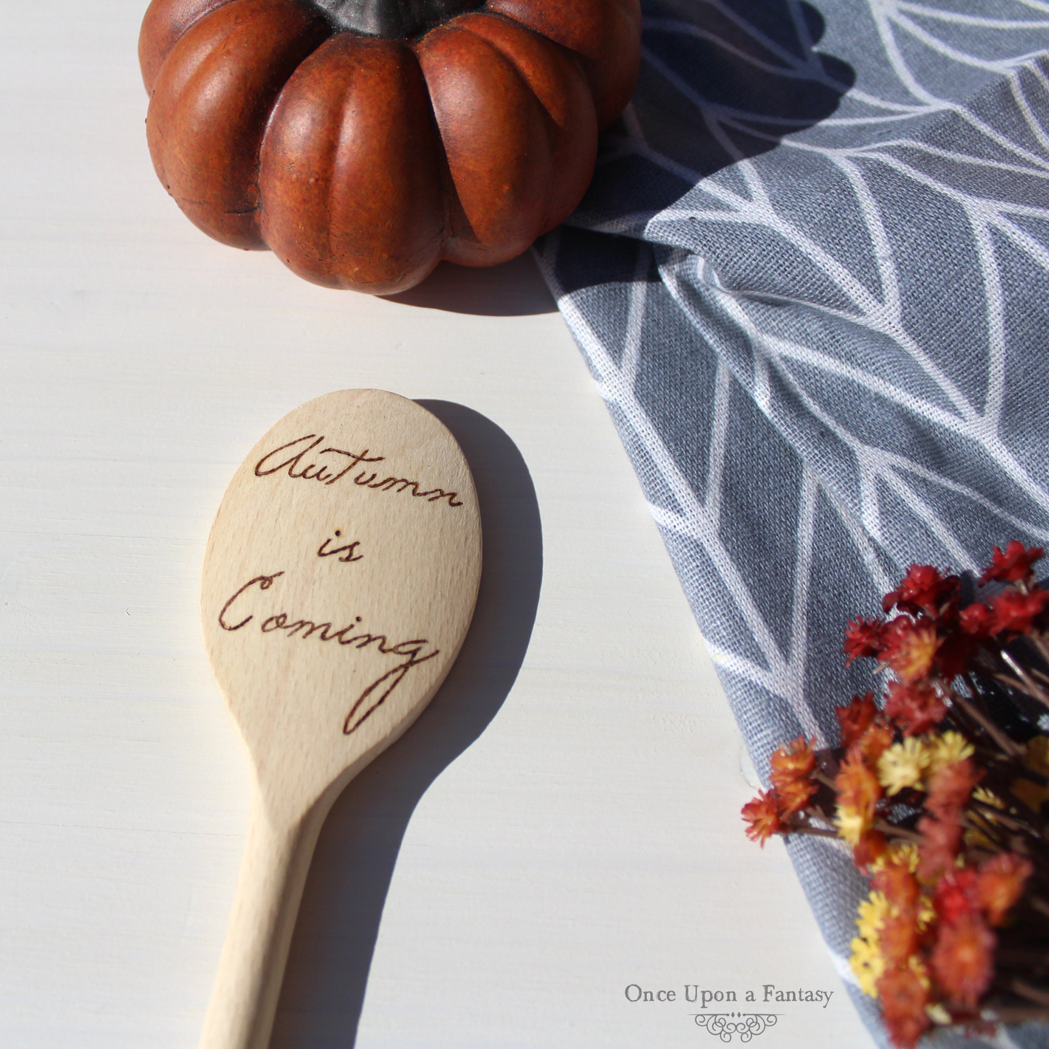 Cuillère en Bois Autumn Is Coming Gravée à La Main, L'automne Est Arrivé, Décoration d'automne.