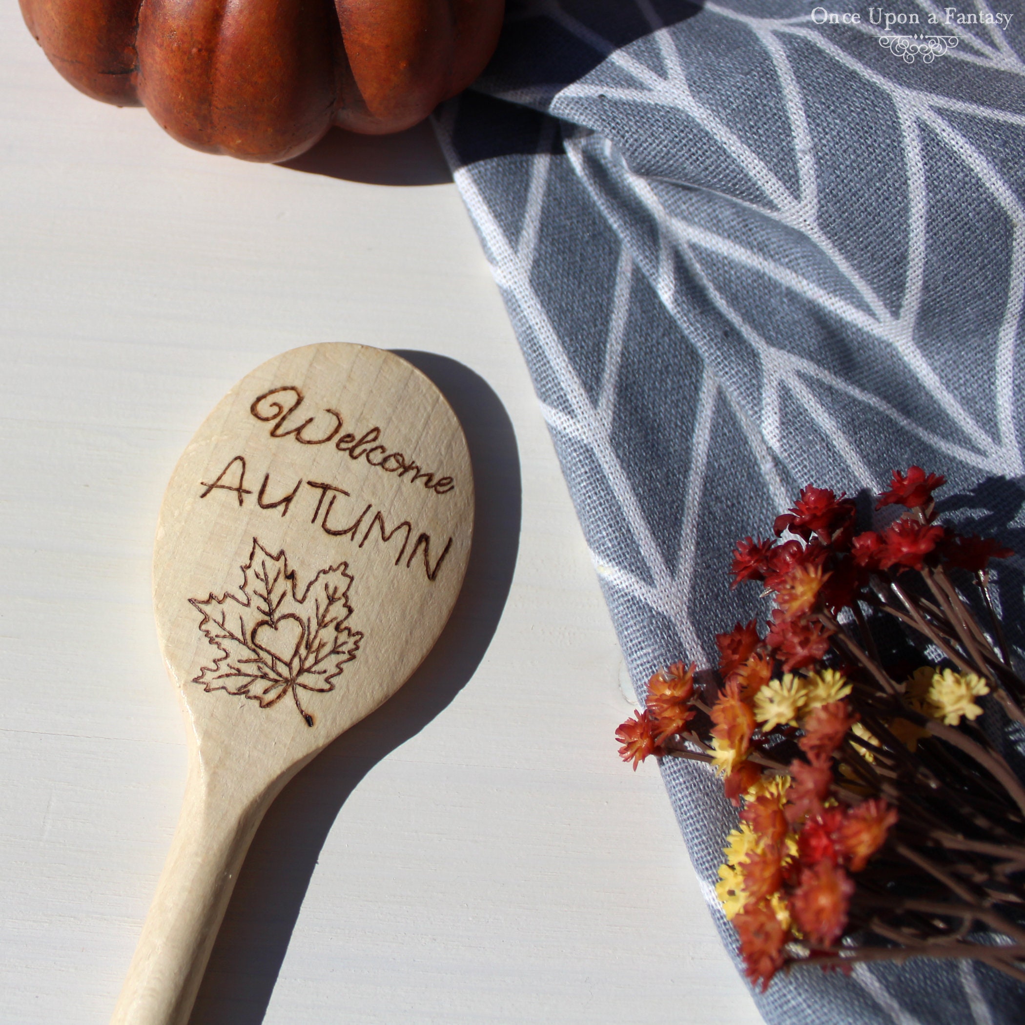 Cuillère en Bois Welcome Autumn et Feuille d'automne, Cuillère Automnal Pour L'arrivée de L'automne.