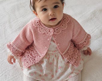Cardigan rosa all'uncinetto per neonata, giacca lavorata a maglia fatta a mano per neonata, maglione per bambina da tramandare di generazione in generazione, cardigan vintage per neonata, cardigan di lusso per bambina piccola