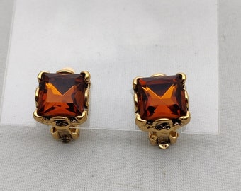 Boucles D'oreilles Vintage Signées Entre Guillemets N°2 - Strass Vert, émail, Pour Oreilles Percées - Très Bon état