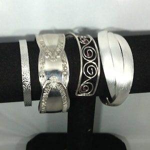 vintage open bangle bracelet in silver metal
