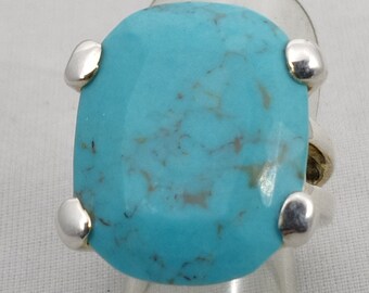 vintage cabochon ring in turquoise howlite on solid silver