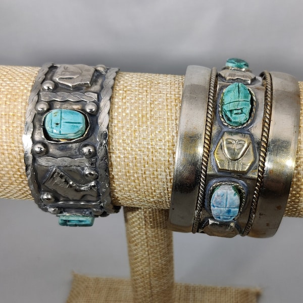 vintage cuff bangle bracelet in silver metal and Egyptian scarab