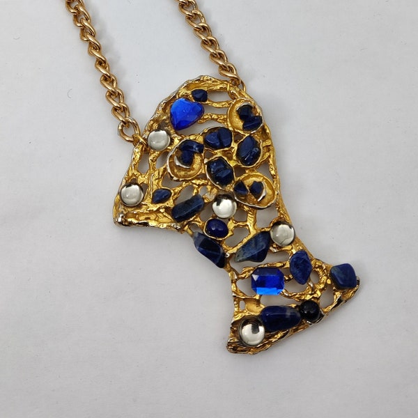 Signé FRANKLAB PARIS, numéroté collier vintage avec pendentif en sodalite, lapis lazuli, verre et résine sur métal doré