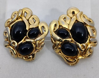 signed TARATATA these vintage clip earrings