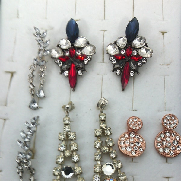 boucles d'oreilles vintage fantaisies tiges et poussoirs en strass